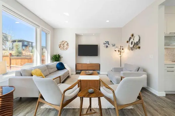 48 Crestbrook Link SW, Rocky View County, AB T3B 6G9