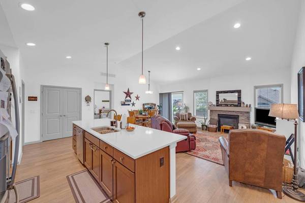 2914 SW Pleasant ST, Ankeny, IA 50023