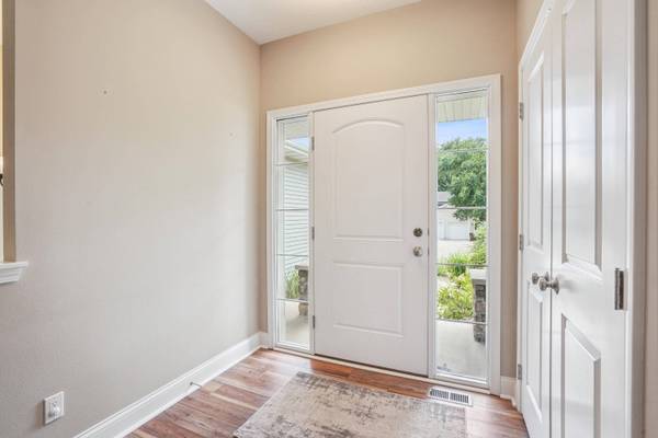 929 Sampson DR, Nevada, IA 50201