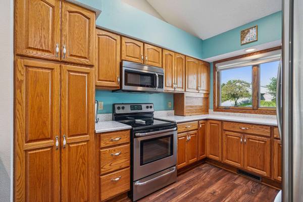 502 Southwoods DR, Nevada, IA 50201