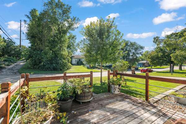 415 H AVE, Nevada, IA 50201