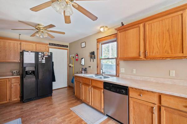 415 H AVE, Nevada, IA 50201