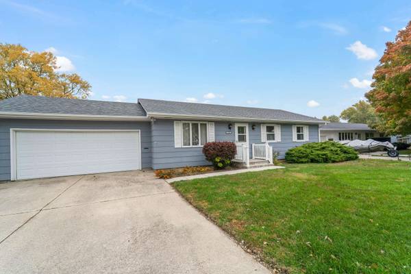 1705 F AVE, Nevada, IA 50201