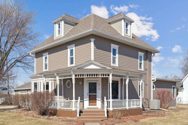 513 E Poplar ST, Roland, IA 50236