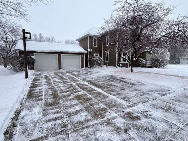 513 E Poplar ST, Roland, IA 50236