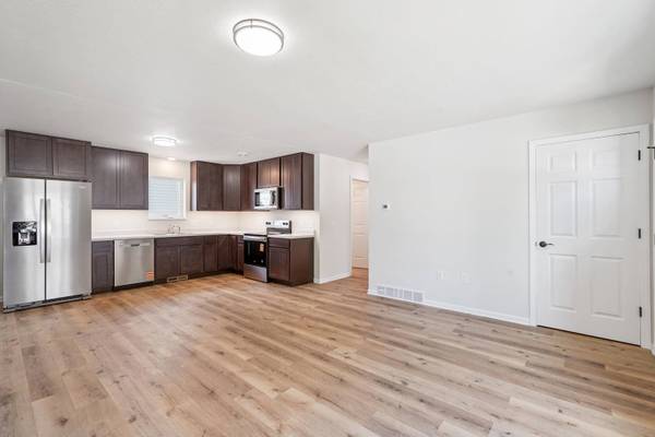 405 10th ST, Nevada, IA 50201