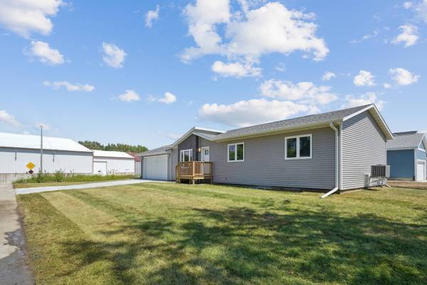 405 10th ST, Nevada, IA 50201