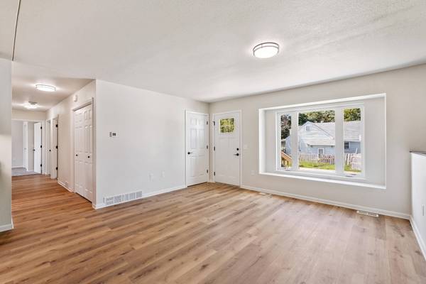 405 10th ST, Nevada, IA 50201