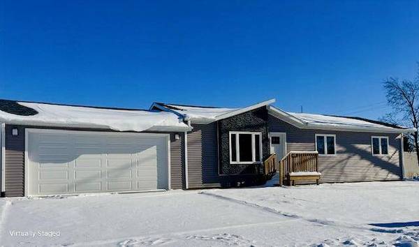 405 10th ST, Nevada, IA 50201