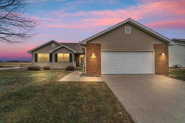 1022 Cherokee ST, Nevada, IA 50201