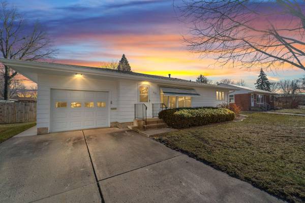 637 14th Street PL, Nevada, IA 50201