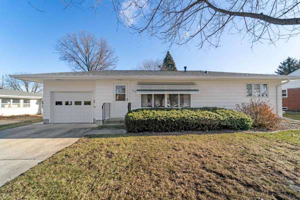 637 14th Street PL, Nevada, IA 50201