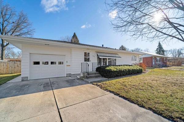 637 14th Street PL, Nevada, IA 50201