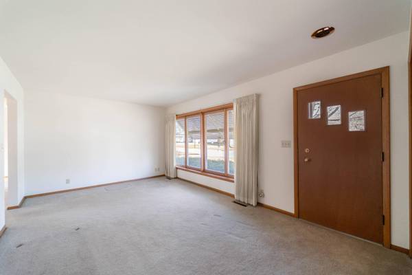 637 14th Street PL, Nevada, IA 50201