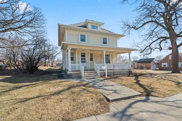 621 6th ST, Nevada, IA 50201
