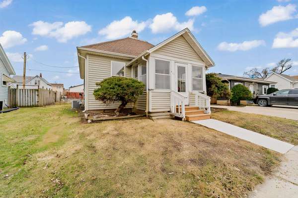 411 Swayze ST, Marshalltown, IA 50158