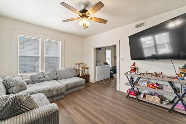 411 Swayze ST, Marshalltown, IA 50158