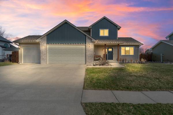 302 Upstill ST, Gilbert, IA 50105