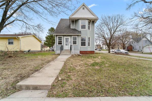 605 10th Street, Nevada, IA 50201