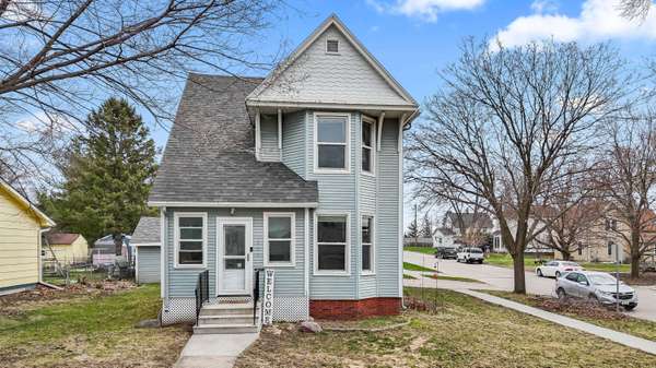 605 10th ST, Nevada, IA 50201