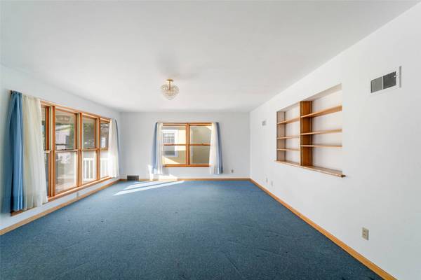 1219 K Avenue, Nevada, IA 50201