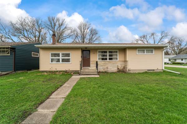 636 11th Street, Nevada, IA 50201