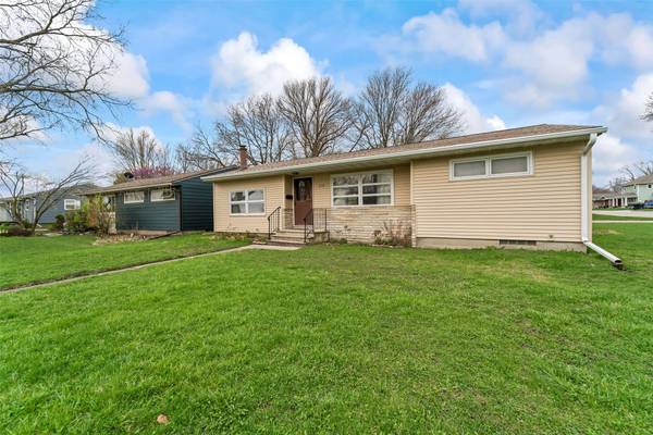 636 11th Street, Nevada, IA 50201