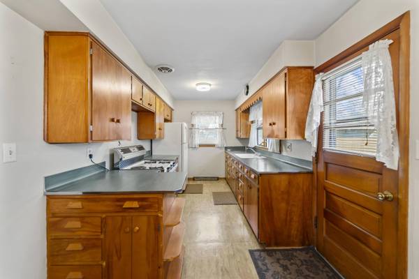 636 11th ST, Nevada, IA 50201