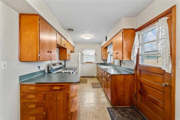 636 11th Street, Nevada, IA 50201