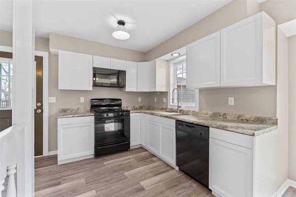 330 N Avenue, Nevada, IA 50201