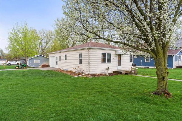 840 C Avenue, Nevada, IA 50201