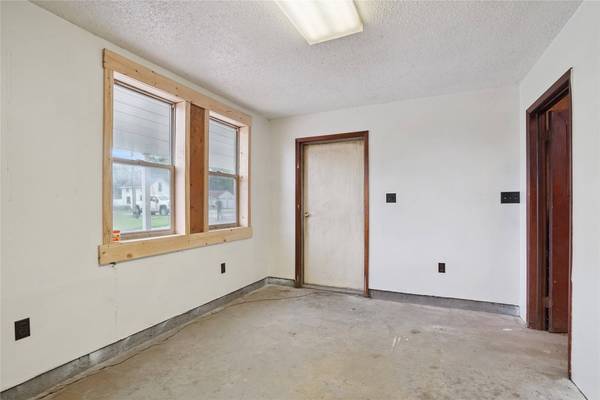206 W Grant Street, Zearing, IA 50278