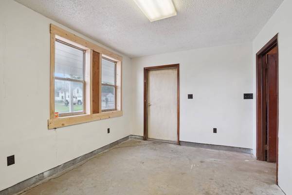 206 W Grant ST, Zearing, IA 50278
