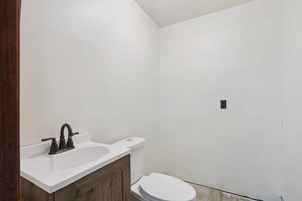 206 W Grant ST, Zearing, IA 50278