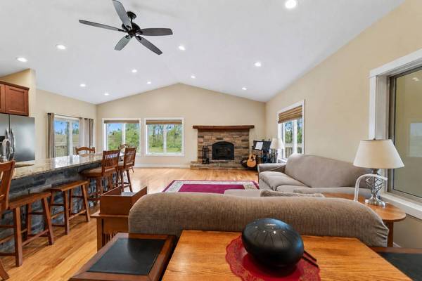 25723 650th Avenue, Nevada, IA 50201