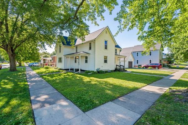 904 K Avenue, Nevada, IA 50201