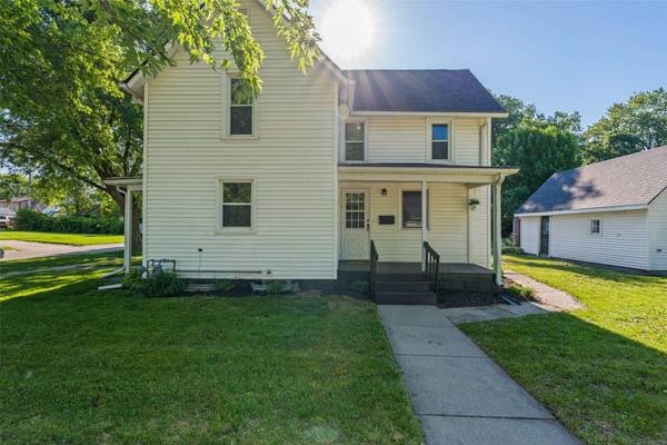 904 K Avenue, Nevada, IA 50201