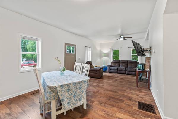 915 G Avenue, Nevada, IA 50201