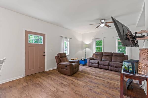 915 G Avenue, Nevada, IA 50201