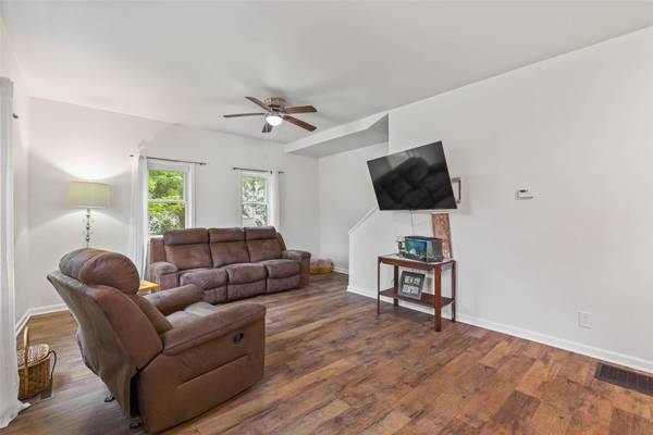 915 G Avenue, Nevada, IA 50201
