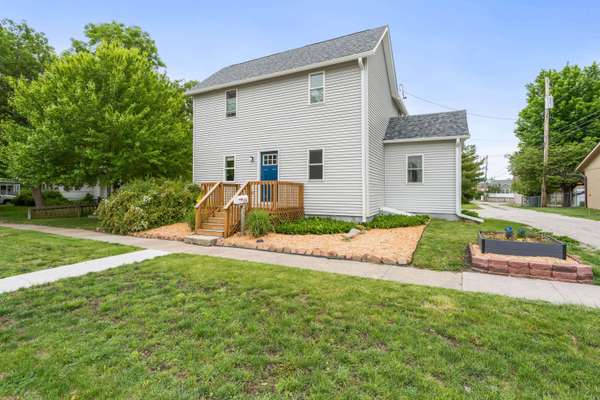 915 G AVE, Nevada, IA 50201