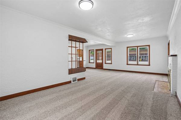 1134 10th Street, Nevada, IA 50201