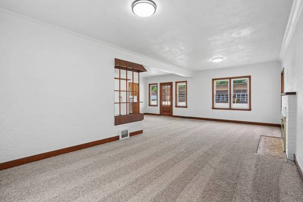 1134 10th ST, Nevada, IA 50201