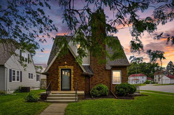 1134 10th ST, Nevada, IA 50201