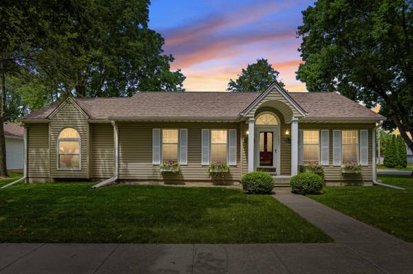 1237 J AVE, Nevada, IA 50201