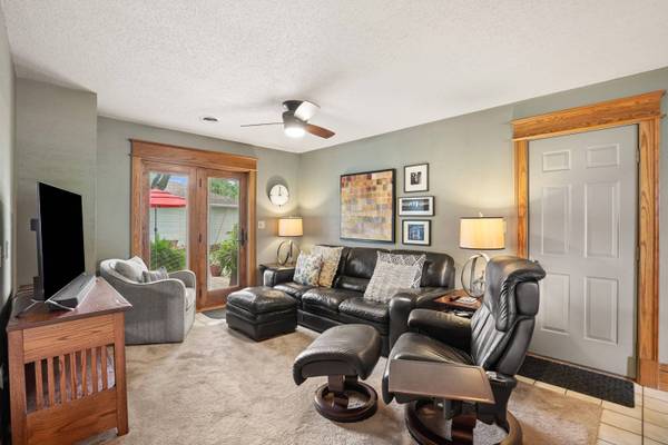 1237 J AVE, Nevada, IA 50201