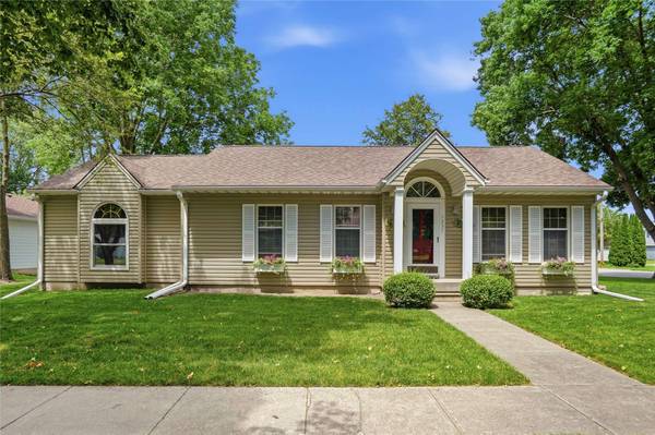 1237 J Avenue, Nevada, IA 50201