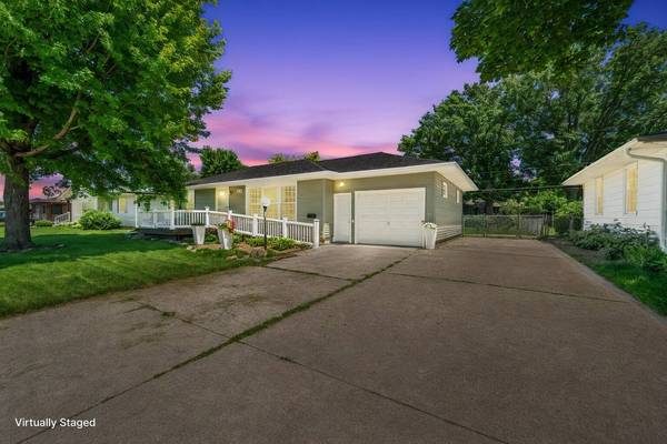 719 15th Street PL, Nevada, IA 50201