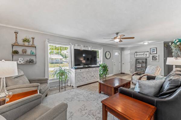 719 15th Street PL, Nevada, IA 50201
