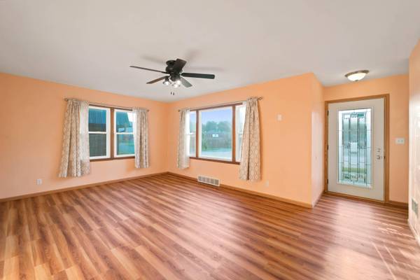 810 6th ST, Nevada, IA 50201